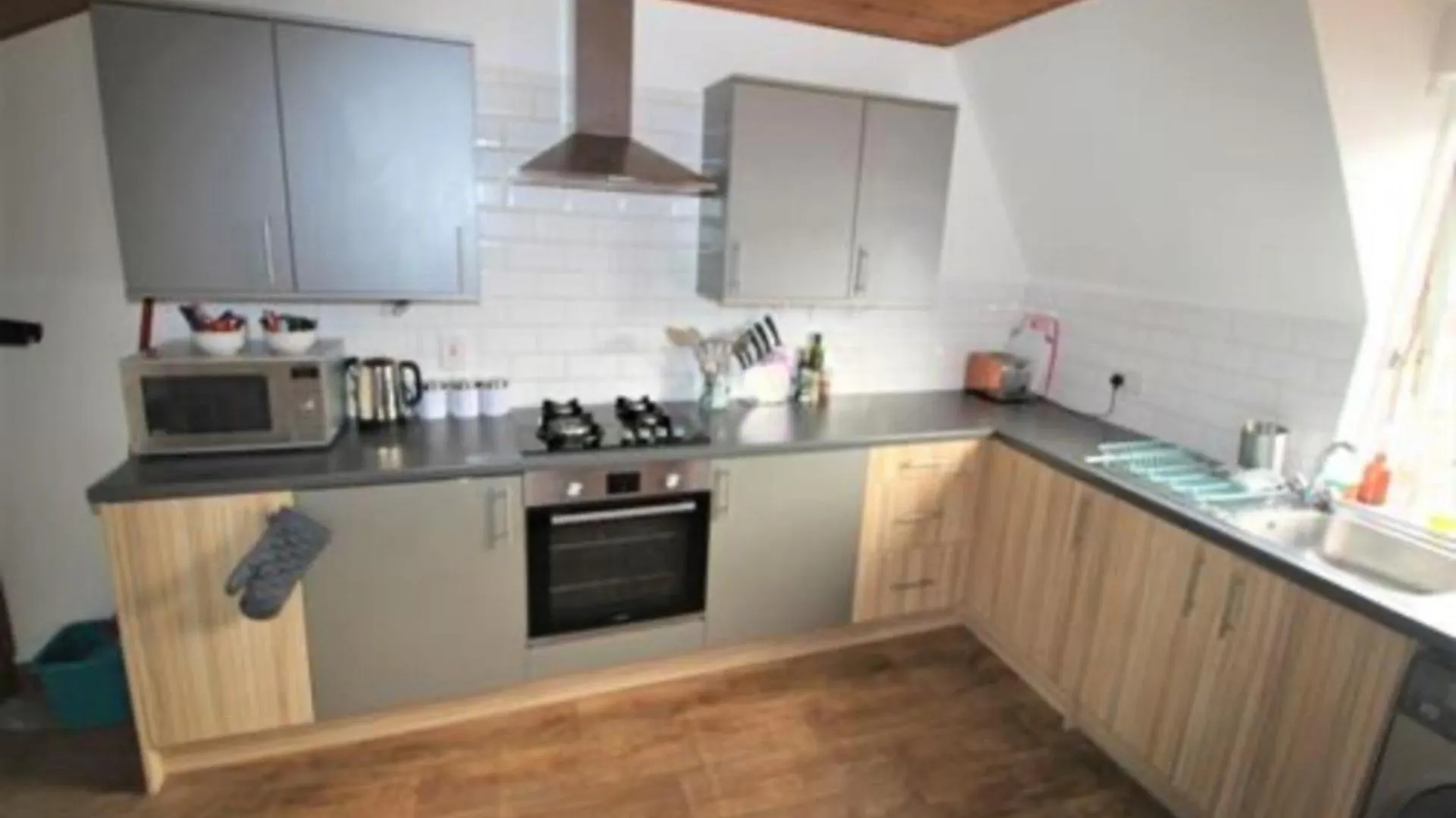 Apartment The Lodge, The Courtyard - Simple And Affordable Exeter