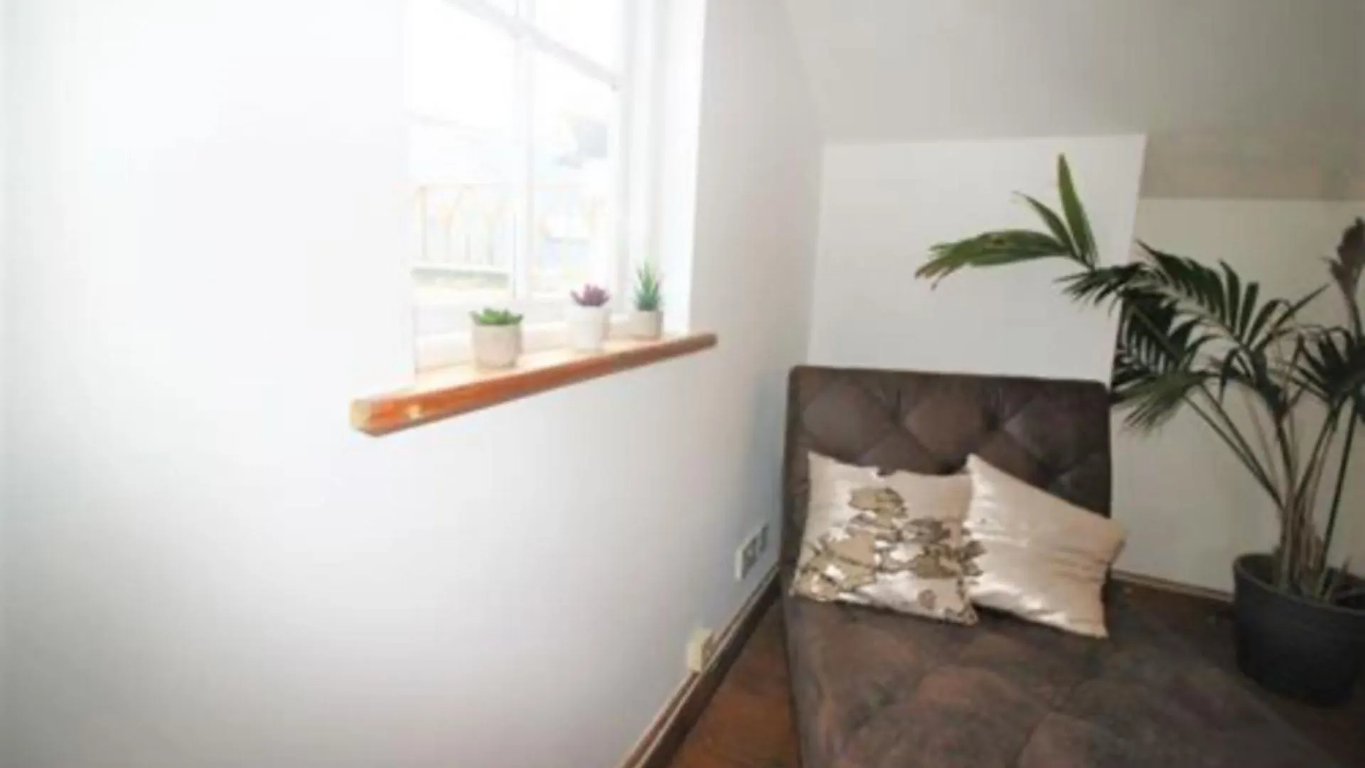 The Lodge, The Courtyard - Simple And Affordable Exeter 0*,